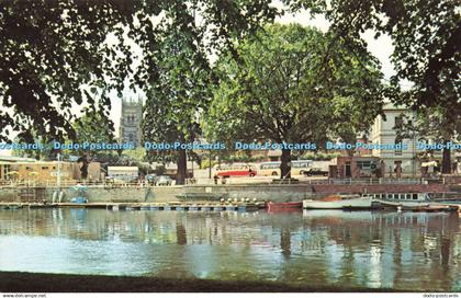 R681764 Evesham. River Avon. Postcard