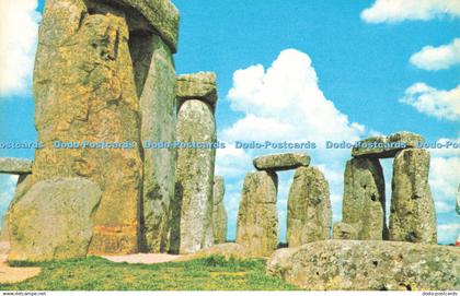 R684550 Stonehenge. Postcard