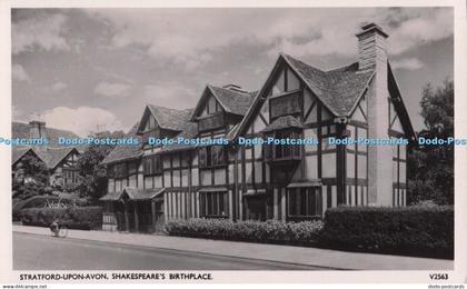 R689454 Stratford Upon Avon. Shakespeare Birthplace. Photochrom