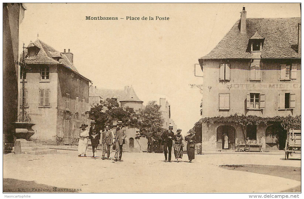 Montbazens : place de la poste