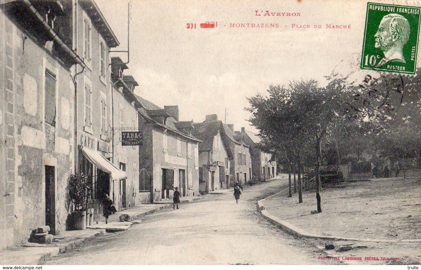 MONTBAZENS PLACE DU MARCHE