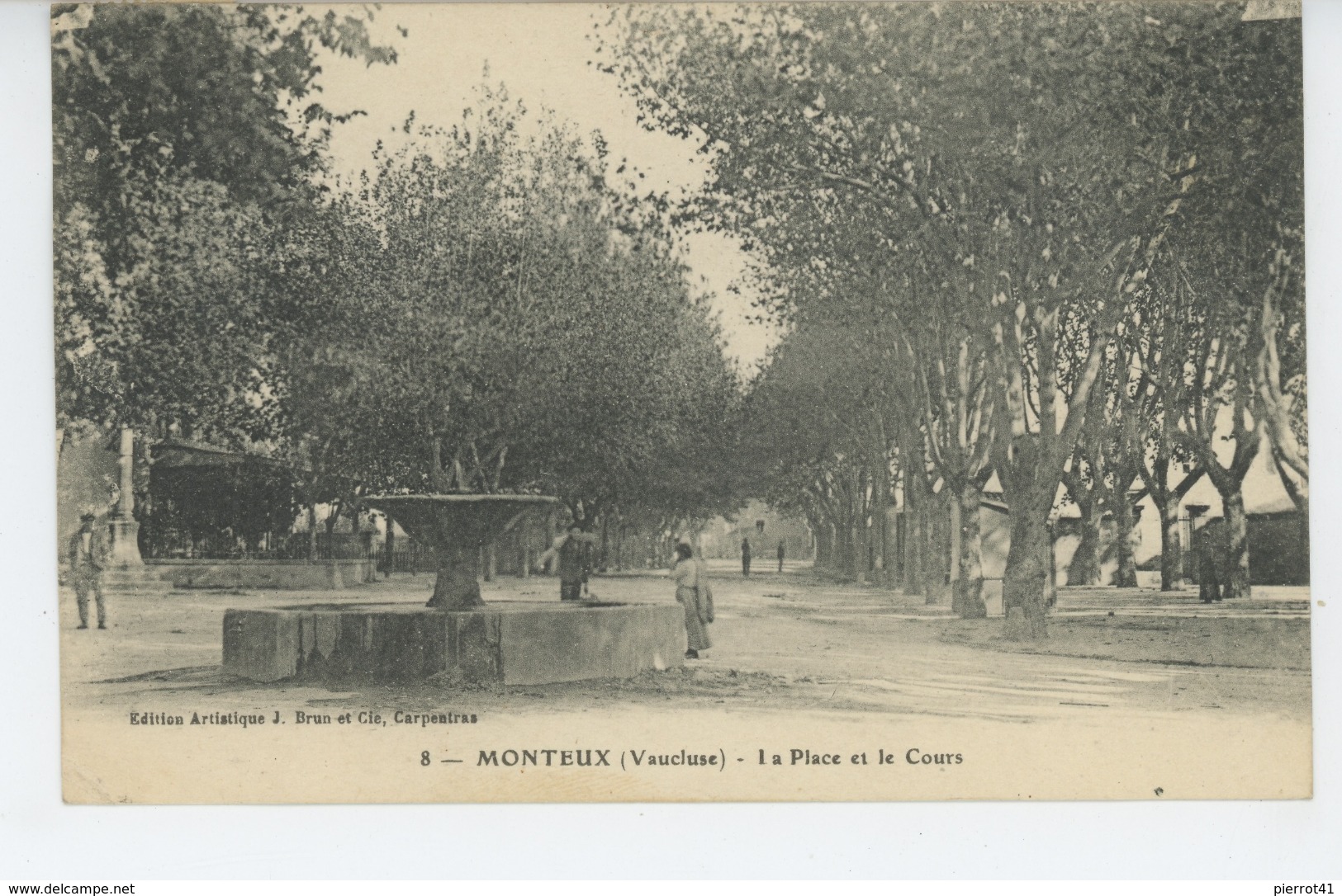 MONTEUX - La Place et le Cours