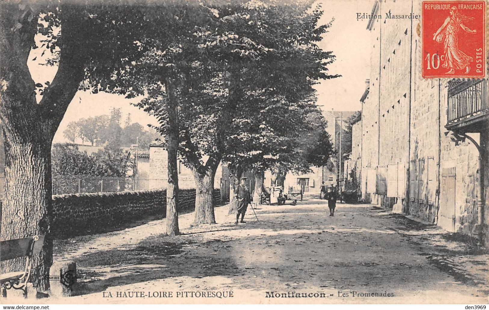 MONTFAUCON-en-VELAY (Haute-Loire) - Les Promenades