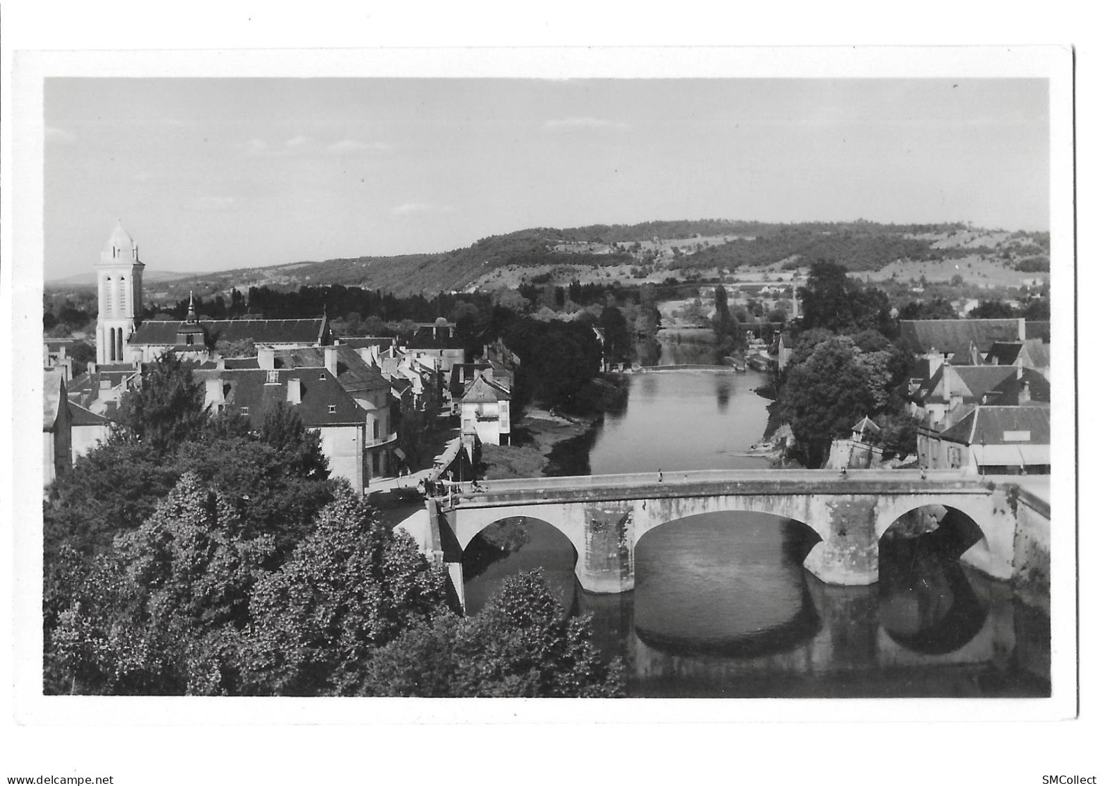 Montignac sur Vézère, vue générale (A9p42)