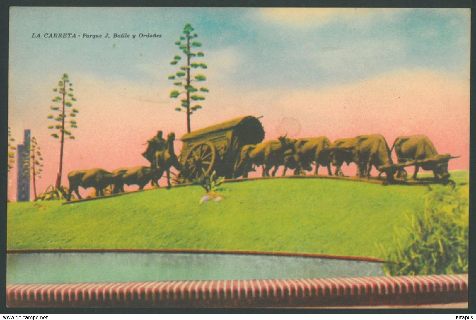 MONTOVIDEO vintage postcard Uruguay