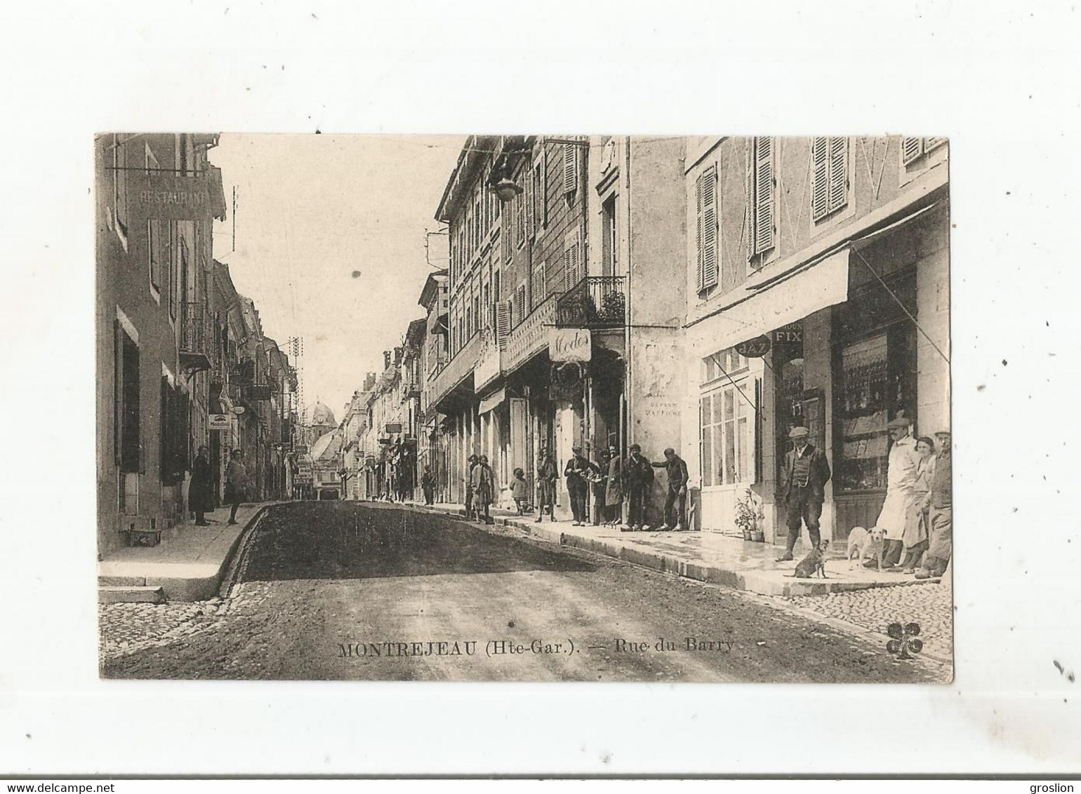 MONTREJEAU (HAUTE GARONNE) RUE DU BARRY (COMMERCES ET ANIMATION)