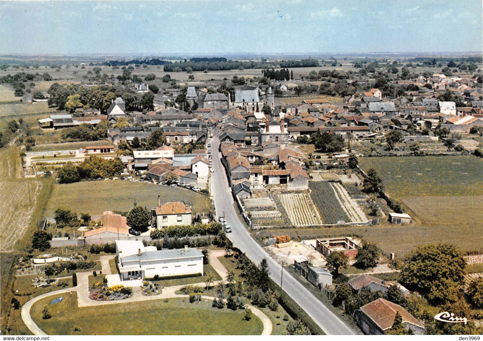 MONTS-sur-GUESNES - Vue panoramique aérienne