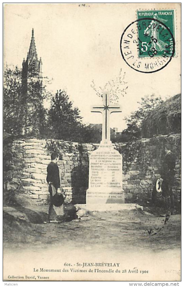 - morbihan -ref-D54 - saint jean brevelay - st jean brevelay - monument des victimes de l incendie 1902 - monuments -