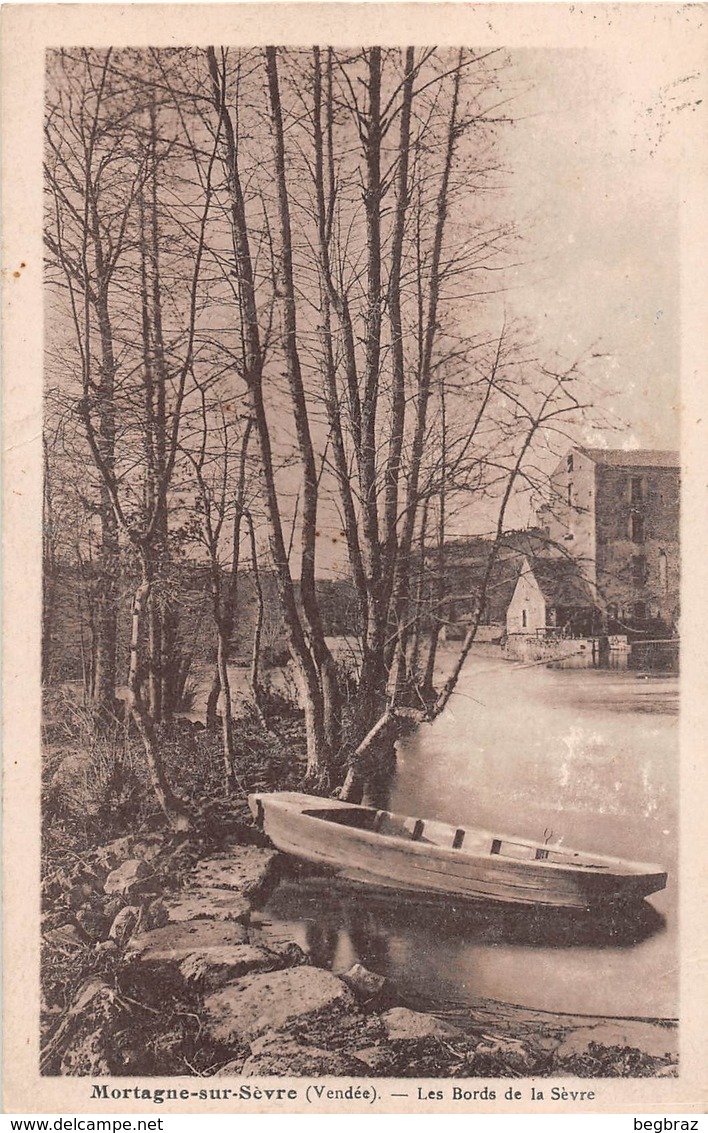 MORTAGNE SUR SEVRE     BORS DE SEVRE   MOULIN