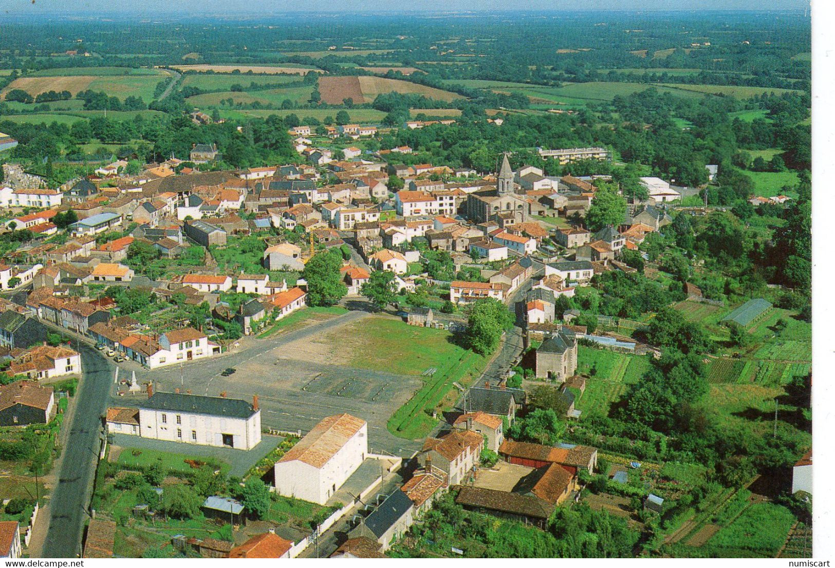 Moutiers-les-Mauxfaits belle vue aérienne du Village