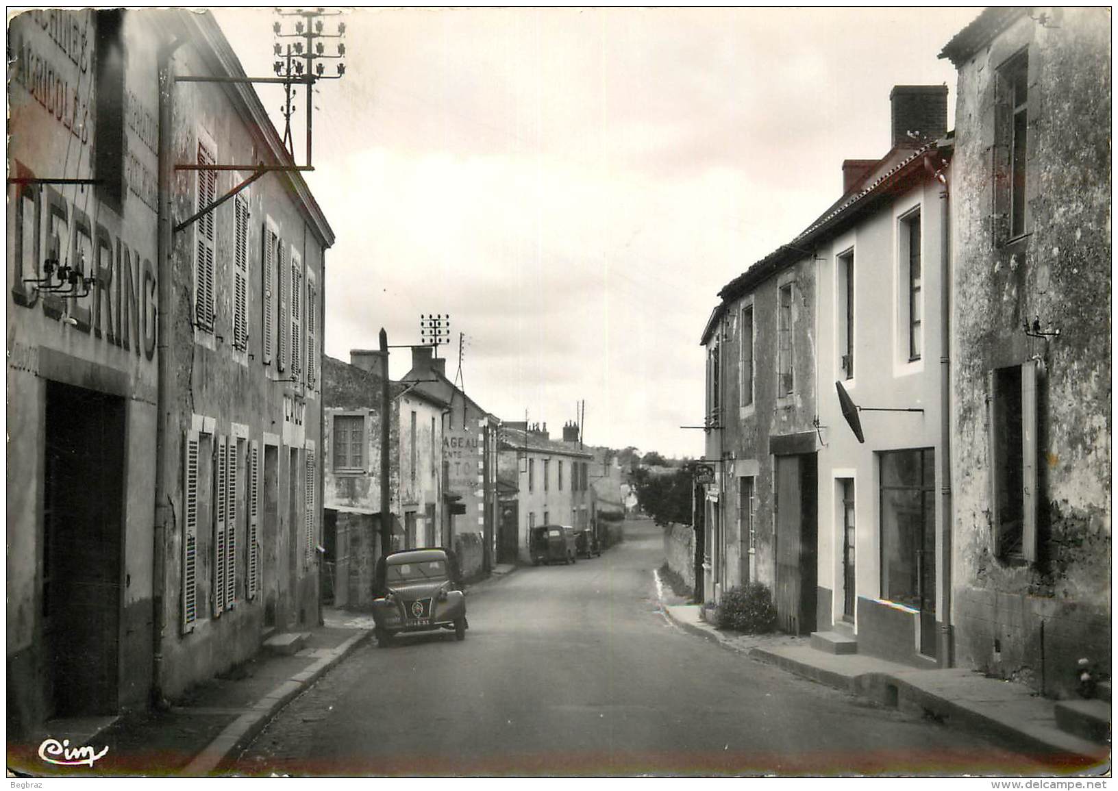 MOUTIERS LES MAUXFAITS          RUE DES SABLES