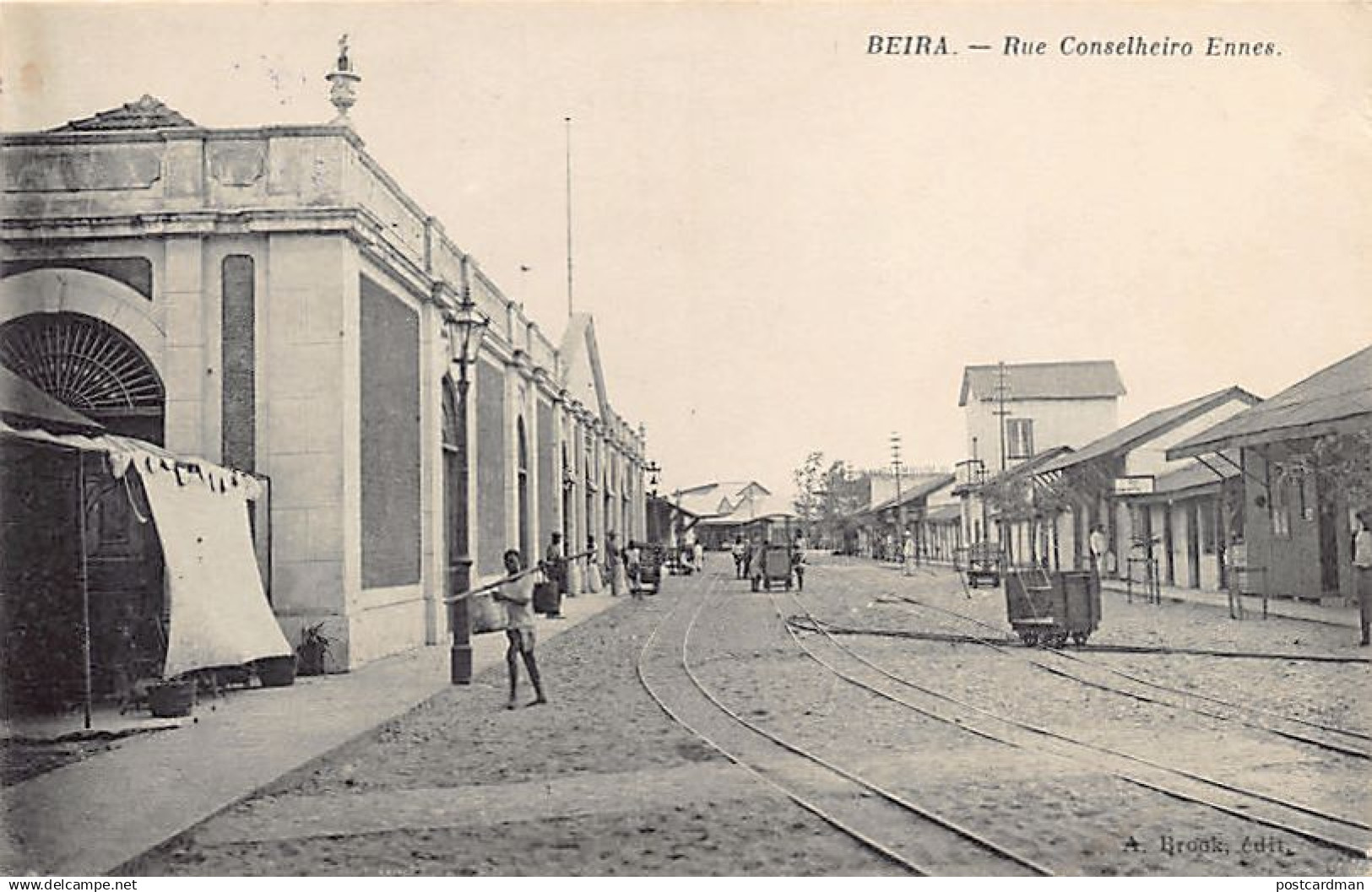 Mozambique - BEIRA - Rua Conselheiro Ennes - Push carts