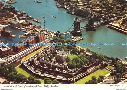 D048143 London. Aerial view of Tower of London and Tower Bridge. Kardorama