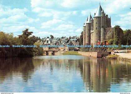 D054690 Josselin Morbihan. 11. Le Chateau dominant le vieux quartier et l Oust.