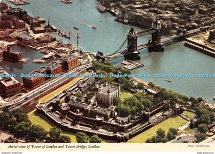 D061660 London. Aerial View of Tower of London and Tower Bridge. Kardorama. John