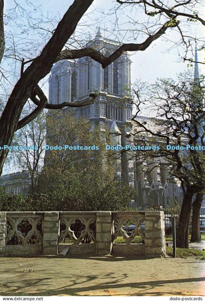 D151540 Paris. La Cathedrale Notre Dame de Paris. Lyna Paris