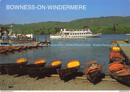 D178335 Bowness on Windermere. Lake District. Steamer at Bowness on Windermere.