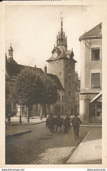 PC50964 Beaune. Place Monge et Beffroi Communal. Beaune