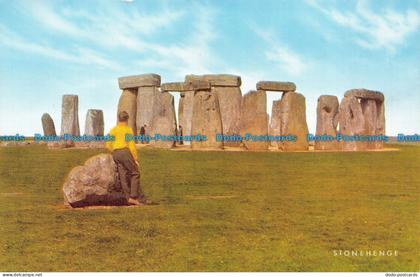 R081996 Stonehenge. Salmon