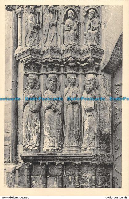 R152999 Angers. Cathedrale Statues du Portail Cote Gauche