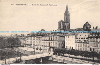 R169719 Strasbourg. Le Palais des Rohan et la Cathedrale. La Cigogne