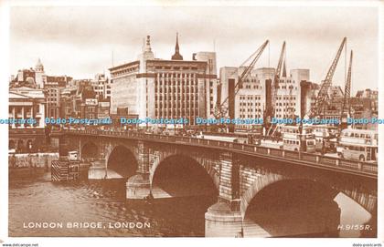 R224402 London Bridge London Valentine Carbotone Postcard Dundee and London