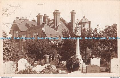 R426011 Unknown house and monuments Postcard