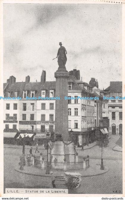 R450813 Lille Statue de la Liberte V E D