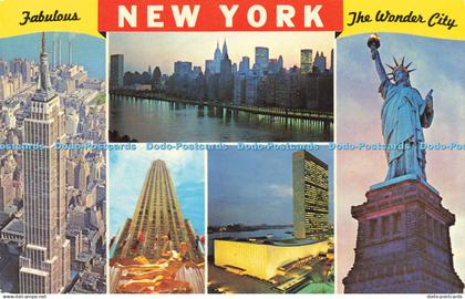 R579962 Fabulous New York The Wonder City Empire State Building RCA Building Man