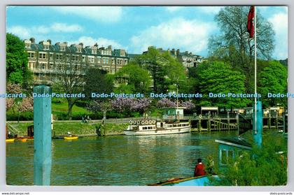 R741089 Richmond The River Thames 1968