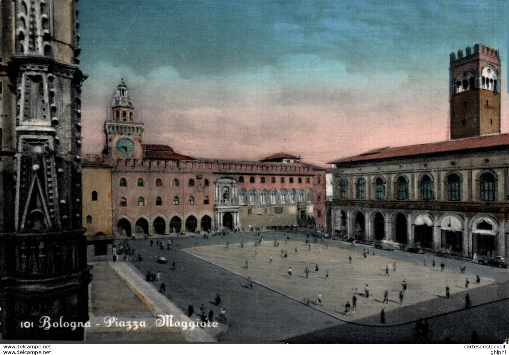 NÂ°40099 Z -cpsm Bologna -piazza maggiore-