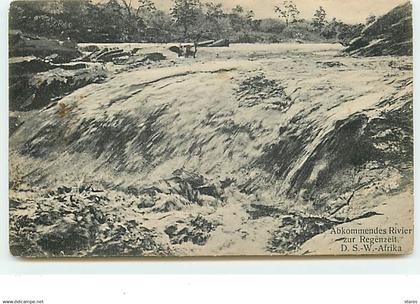 NAMIBIE - Abkommendes Rivier zur Regenzeit