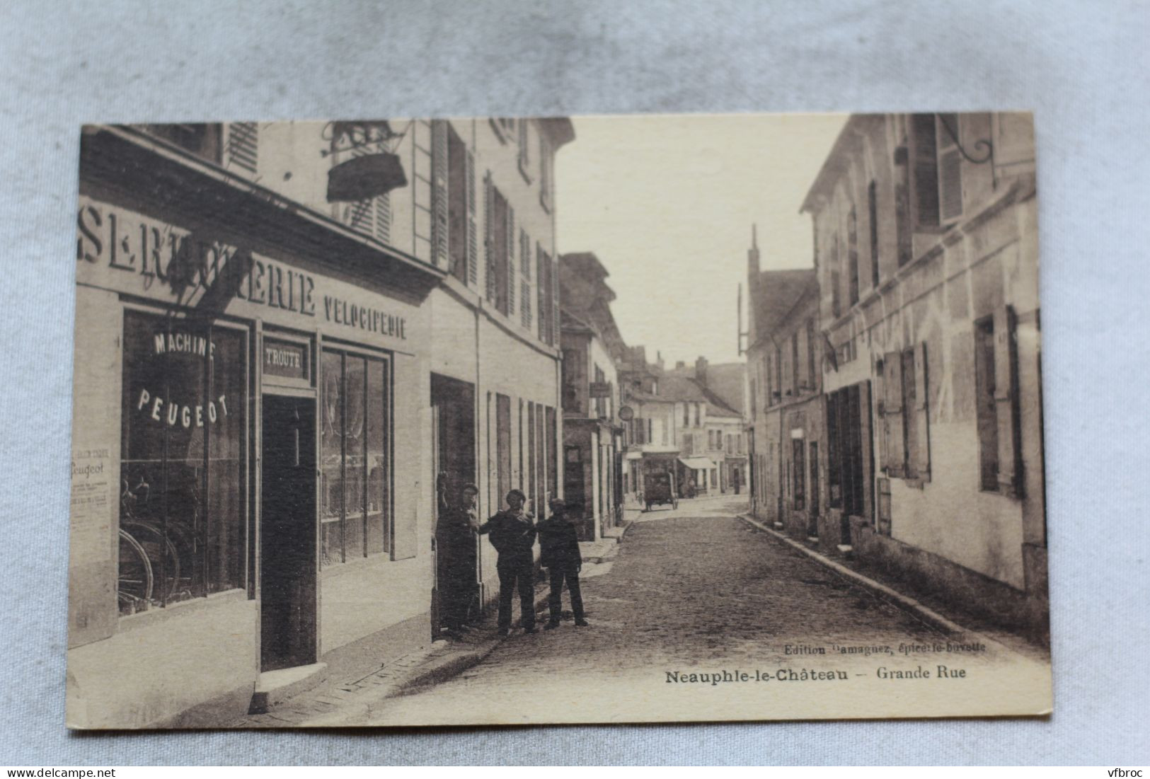 Neauphle le Château, grande rue, Yvelines 78