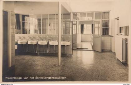 Alphen a/d Rijn // Martha Stichting - Wasch lokaal Schooljongenspaviljoen 1947