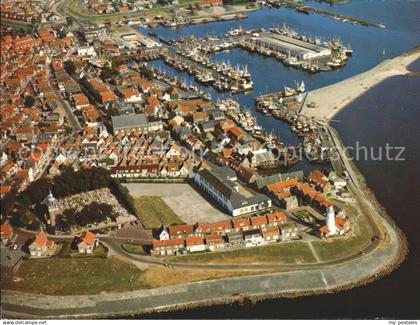 71905468 Urk Fliegeraufnahme mit Hafen