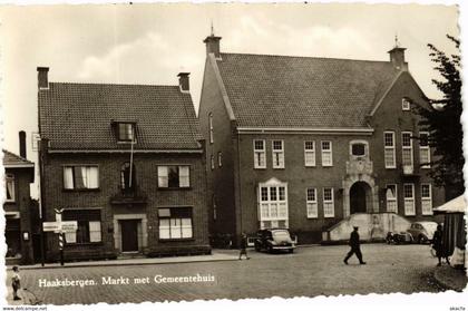 CPA AK Haaksbergen Markt met Gemeentehuis NETHERLANDS (728716)