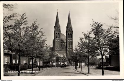 CPA Geldrop Nordbrabant Niederlande, Stationstraat, Kirche