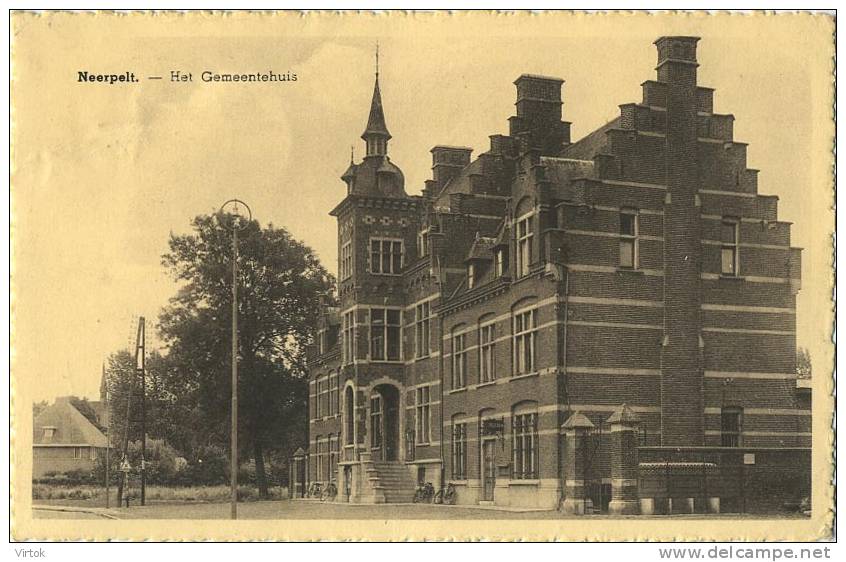 Neerpelt :  Het gemeentehuis  ( geschreven met zegel )