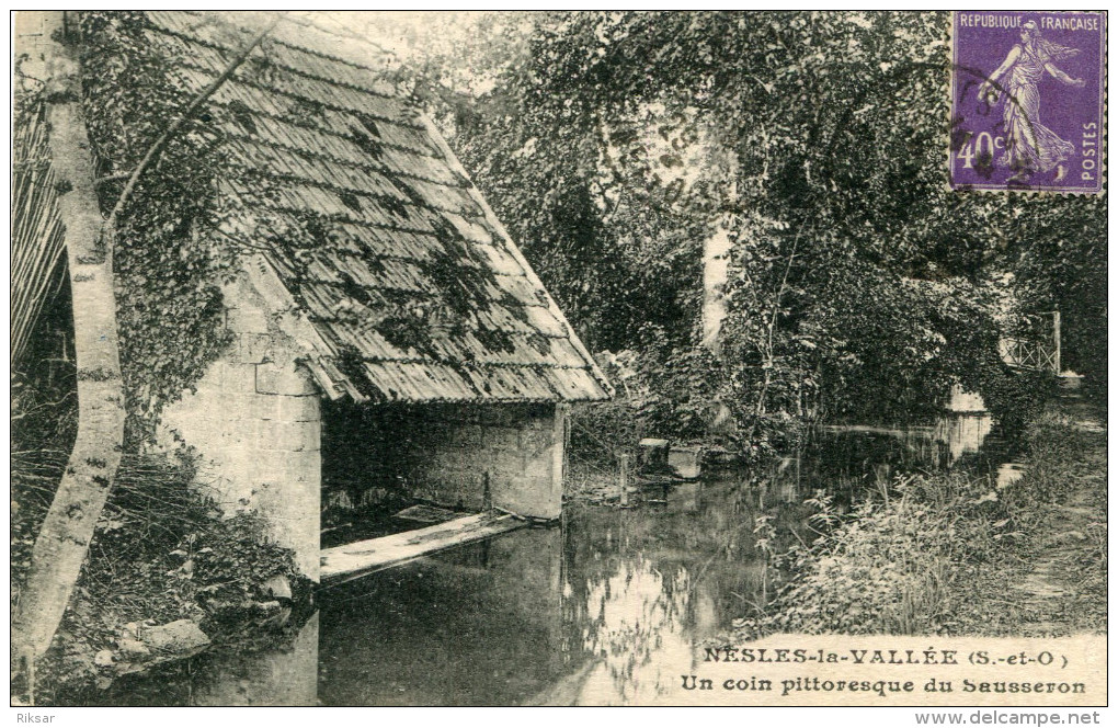 NESLES LA VALLEE(VAL D OISE) LAVOIR