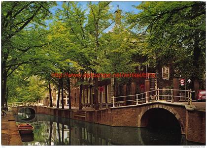 Oude Delft - hoek Boterbrug - Delft