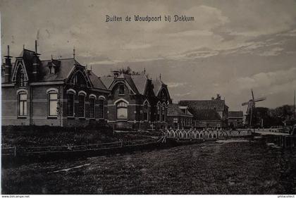 Dokkum (Frl.) Buiten de Woudpoort bij Dokkum (Molen) 1908 De Tulp Topkaart