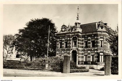 CPA AK Smilde Gemeentehuis met Monument NETHERLANDS (728991)