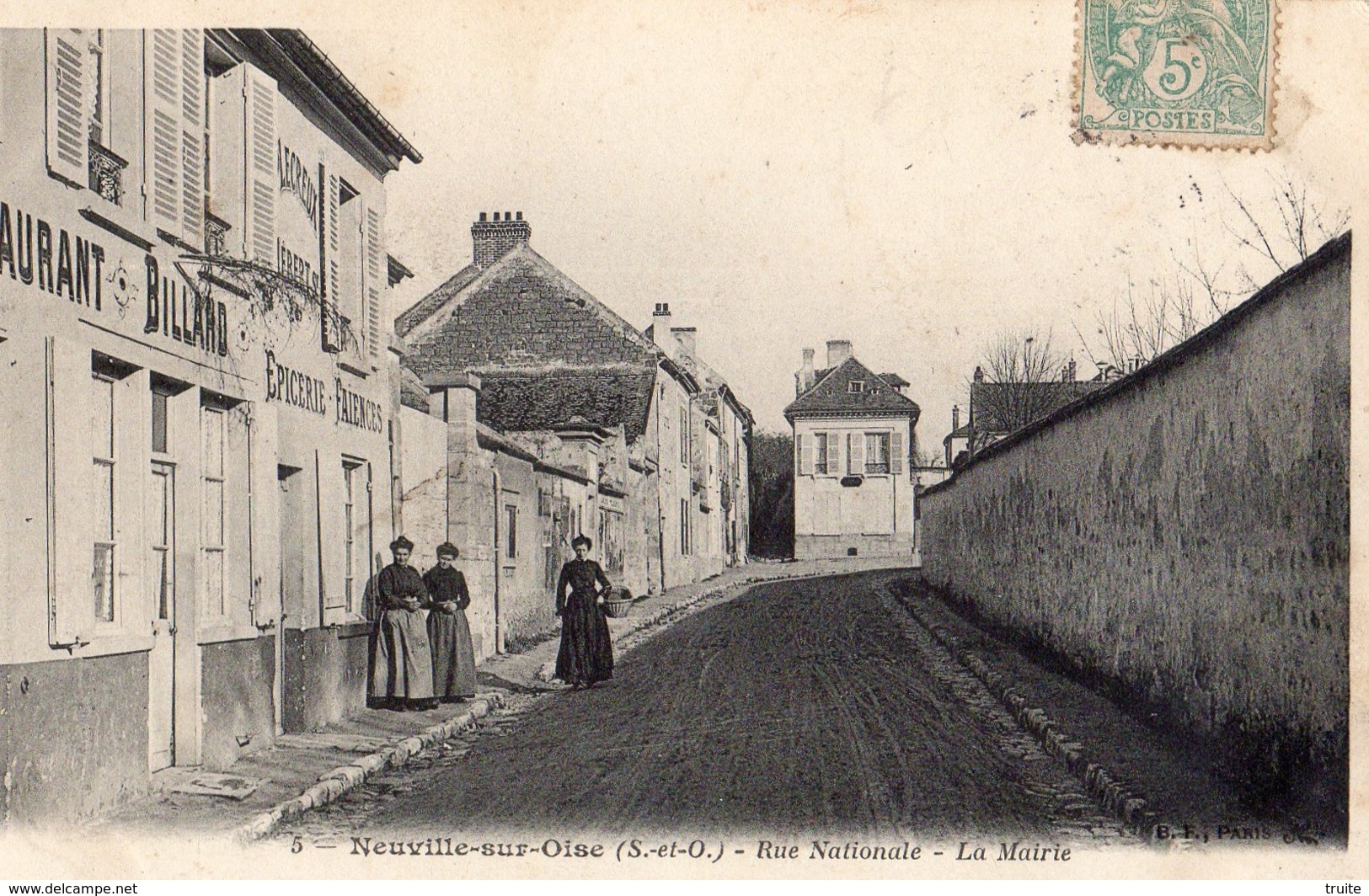 NEUVILLE-SUR-OISE RUE NATIONALE LA MAIRIE