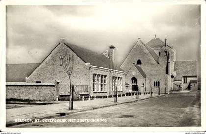 CPA Geldrop Nordbrabant Niederlande, St. Jozefskerk met Zusterschool