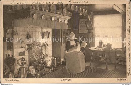 71761262 Marken Binnenhuisje Interieur Marken