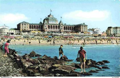 73983477 SCHEVENINGEN Den Haag Zuid-Holland NL Strandleven met Kurhaus