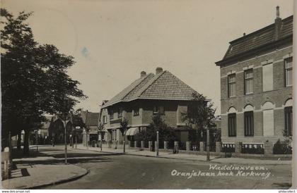 Waddinxveen (ZH) (Newo?) fotokaart // Oranje Laan hoek Kerkweg 1943 hoek vouw