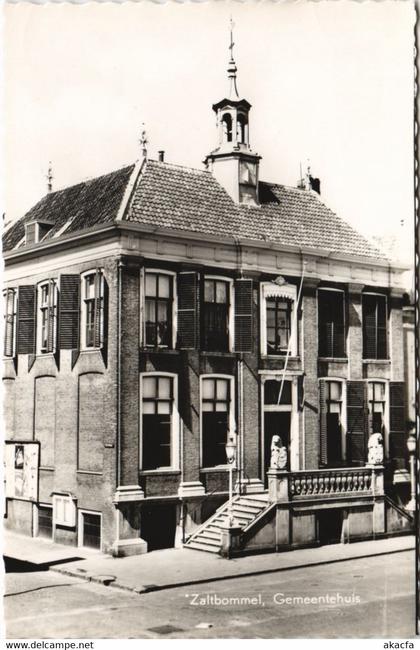 CPA AK Zaltbommel Gemeentehuis NETHERLANDS (713454)