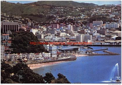 Oriental Bay and Fountain - Wellington