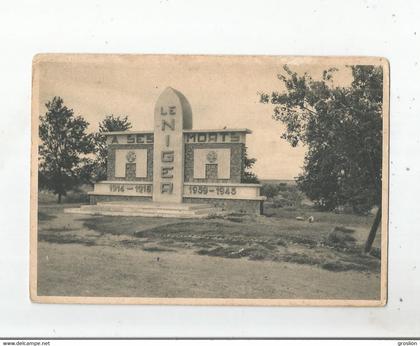 NIGER NIAMEY MONUMENT AUX MORTS